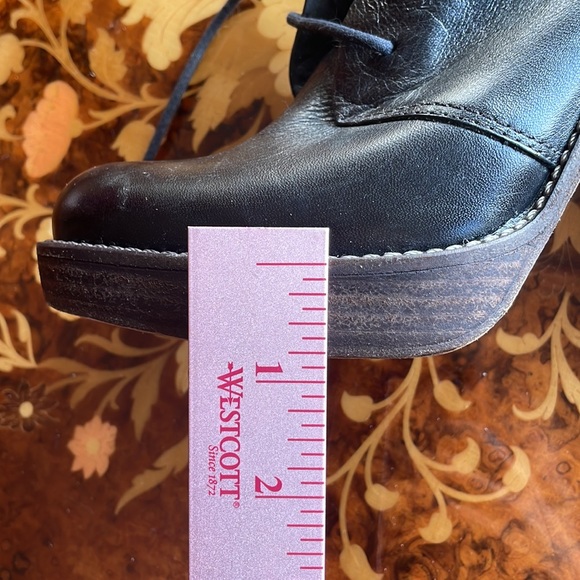 COLE HAAN Nike air sz6 black leather platform ankle boots lace up - Picture 4 of 4